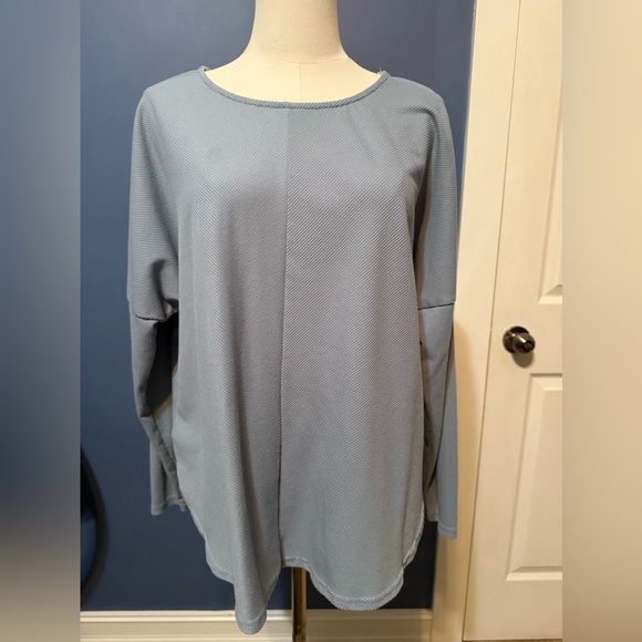 Umgee Top size Small - Picture 1 of 5